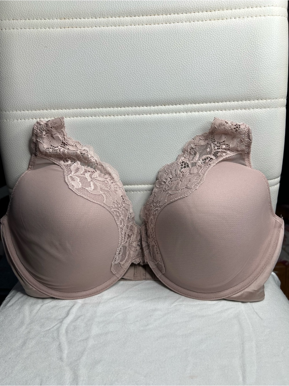 Bali Lace-Trim Padded T-Shirt Bra - Blush Pink